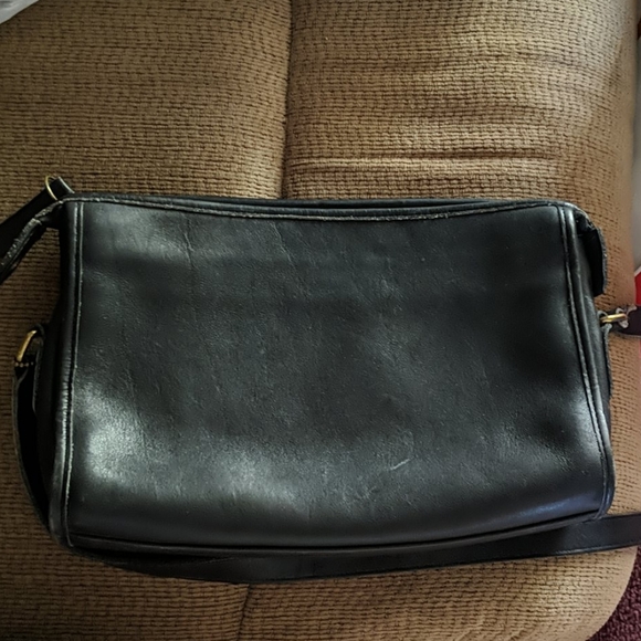 Coach Handbags - VINTAGE Coach purse
